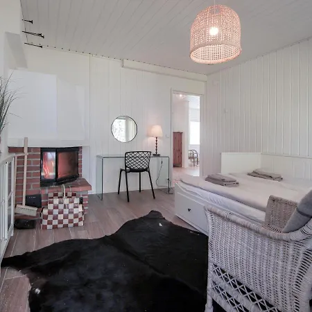 Arctic Circle Homes, Lakeside シャレー *