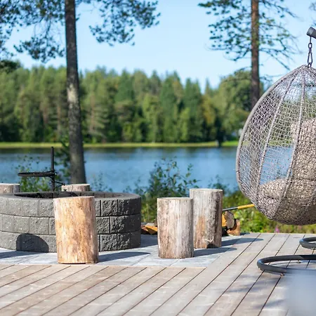 Lakeside Holiday Chalet